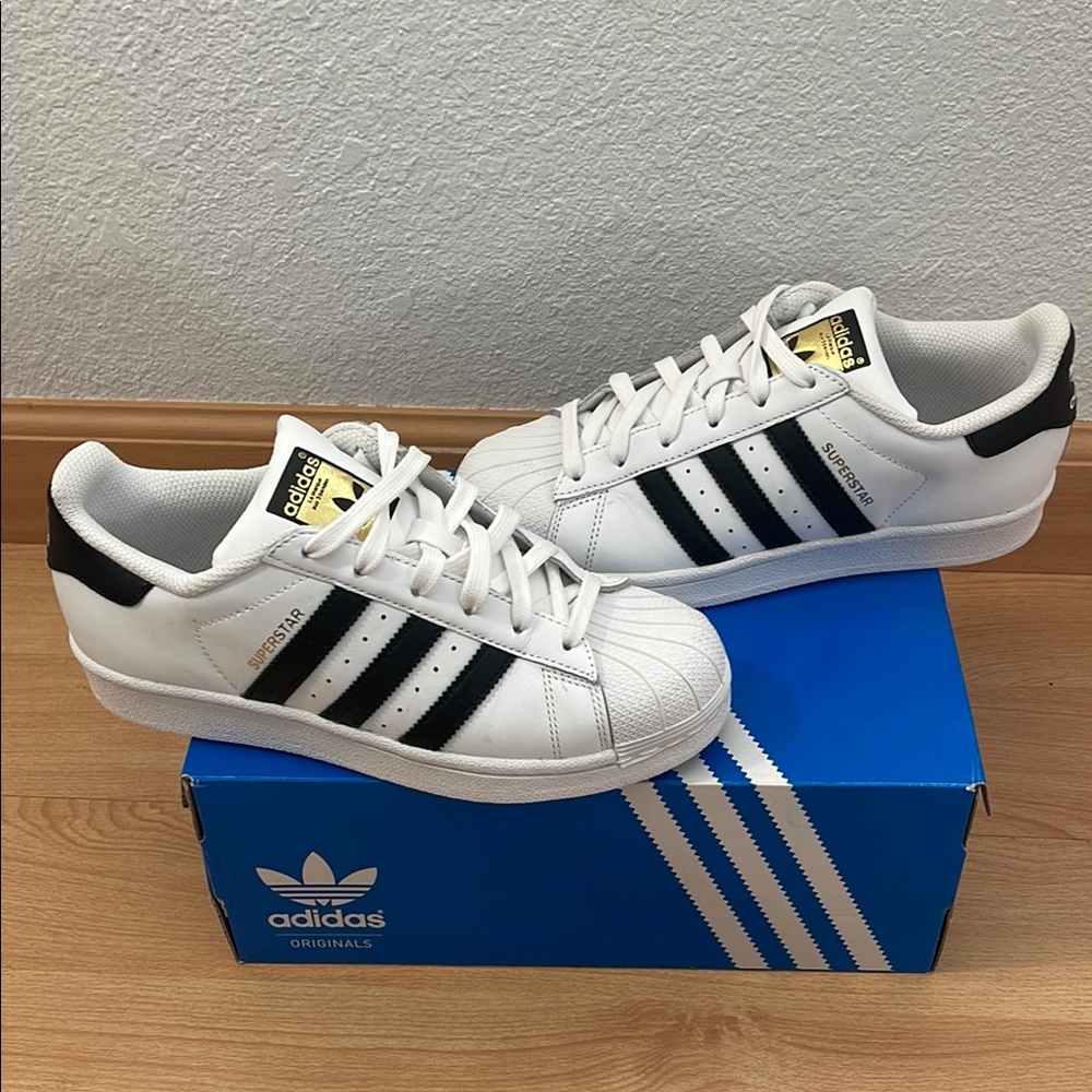 Women’s Adidas Originals White Sneakers with Black Stripes Superstar